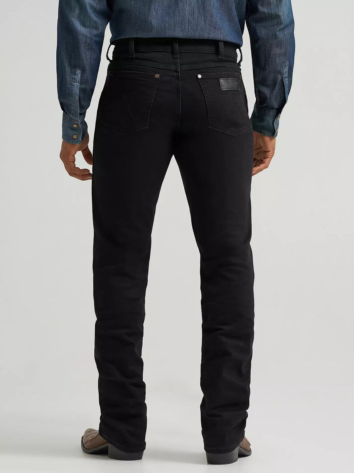 Wrangler - Men's  Retro Slim Straight Jeans - 112358240
