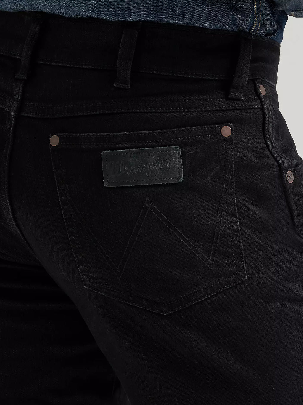 Wrangler - Men's  Retro Slim Straight Jeans - 112358240